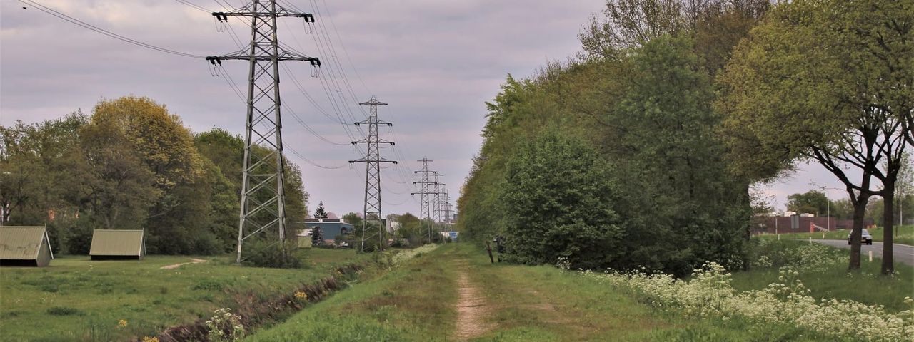 Hoogspanningsmasten van 110 kV bij Enschede